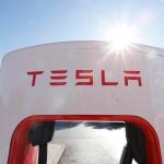 Fotografía de archivo de un puesto de carga para vehículos Tesla. Foto La Hora: EFE