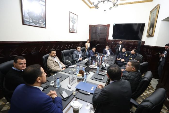 citacionlamesillacoper El ministro de Gobernación, Francisco Jiménez, acudió a la citación de la Comisión Permanente del Congreso por el enfrentamiento en La Mesilla, el pasado fin de semana. Foto: Organismo Legislativo