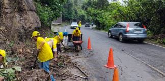 Derrumbes se registran en diferentes carreteras tras lluvias de últimas horas Distintos derrumbes se registran en el territorio nacional derivado de las recientes lluvias. Foto La Hora: Covial
