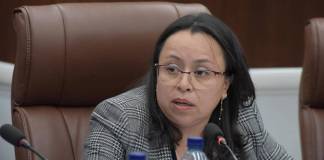 La directora de la Diaco, Claudia Karina Donis, explica el fin de denuncia por especulación de precios. Foto: La Hora / José Orozco