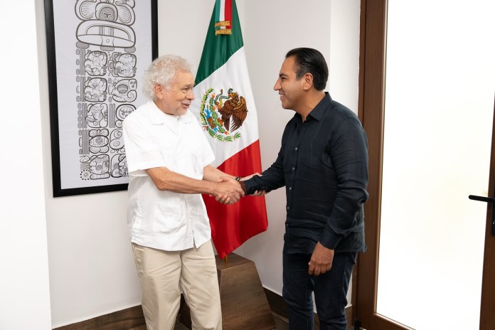 El gobernador de Chiapas y el embajador de Guatemala sotuvieron una reunión tras el incidente en la Mesilla: Foto La Hora: Eduardo Ramírez.