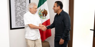 El gobernador de Chiapas y el embajador de Guatemala sotuvieron una reunión tras el incidente en la Mesilla: Foto La Hora: Eduardo Ramírez.