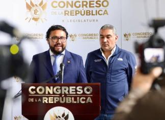 Los diputados Luis Aguirre y Byron Tejeda buscan ampliar el pago a los expatrulleros. Foto: Congreso de la República