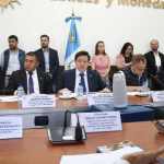 El presidente de la comisión de Finanzas, Julio Héctor Estrada, confirmó que Vamos consigue otro representante en esa mesa de trabajo. Foto: Congreso de la República