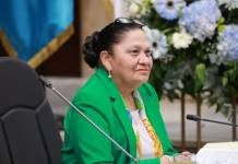En evento sin prensa, Consuelo Porras dice «tendrán fiscal para mucho tiempo» La fiscal general, Consuelo Porras, reapareció en una reunión de Conabed, junto con parte de su círculo cercano. Foto La Hora: MP