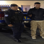 El hombre fue soprendido cuando amenazaba a detonar una granada en la zona 5 de la capital. Foto: PNC