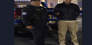 El hombre fue soprendido cuando amenazaba a detonar una granada en la zona 5 de la capital. Foto: PNC