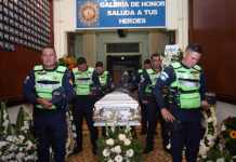 Honras fúnebres para el agente David Marroquìn, atropellado la madrugada del pasado sábado. Foto La Hora: PNC