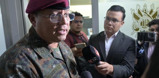 El titular del Ministeiro de la Defensa, Henry Saénz, brindó detalles sobre el incidente registrado en La Mesilla. Foto La Hora: Fabricio Alonzo