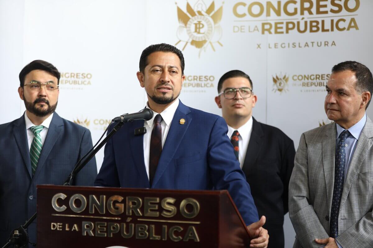 Citación de bancadas y comisiones en horario de plenaria perjudica avance en agenda legislativa