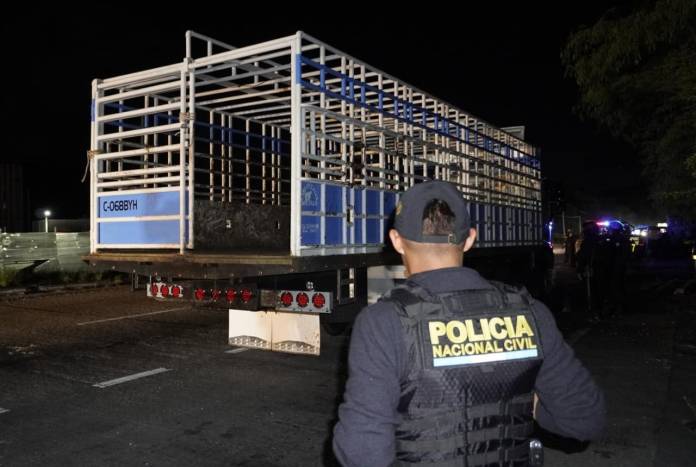 La Policía Nacional Civil (PNC) informó sobre un operativo en desarrollo en el que se localizaron ilícitos. Foto La Hora: PNC