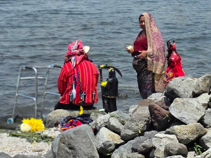 ritual San Juan La Laguna