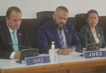 CSJ suspende órdenes de captura giradas por Sala vinculada a Alejos y Cía. contra Iván Velásquez y otros exfiscales De izquierda a derecha, los integrantes de la Sala Tercera de Apelaciones del Ramo Penal, allegado al diputado Felipe Alejos: el vocal II Mario Federico Hernández; el presidente, Alejandro Prado; y la vocal I, Ingrid García. Foto La Hora: Sergio Osegueda