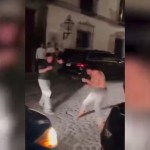 Una riña se reportó en la Antigua Guatemala por varios minutos, en la que no hubo intervención por parte de autoridades. Foto La Hora: RRSS