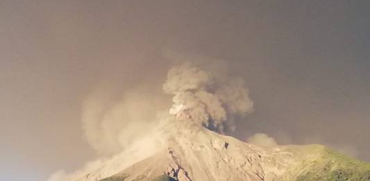 Insivumeh alertó sobre el posible incremento de lahar en la barranca Ceniza, por las lluvias en el Volcán de Fuego. Foto de referencia del volcán de Fuego: Archivo la Hora