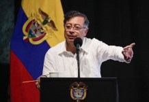 El presidente de Colombia, Gustavo Petro, habla durante la conmemoración de los 500 años de la fundación de Santa Marta. Foto La Hora: EFE