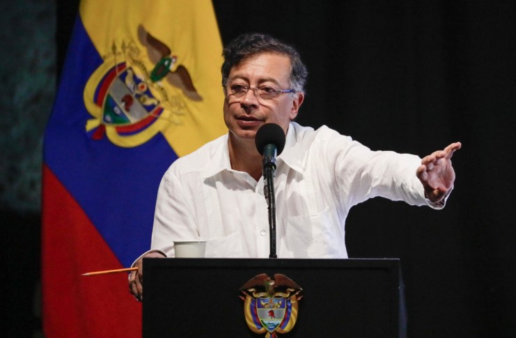 El presidente de Colombia, Gustavo Petro, habla durante la conmemoración de los 500 años de la fundación de Santa Marta. Foto La Hora: EFE