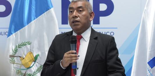 El jefe de la Fiscalía Especial Contra la Impunidad (FECI), Rafael Curruchiche, dio detalles del caso contra Melvin Quijivix. Foto La Hora: José Orozco