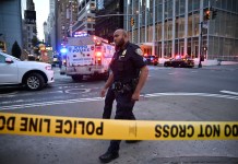 Policía fallecido durante tiroteo en Manhattan se encontraba fuera de servicio, afirman autoridades Policía fallecido tras tiroteo en Manhattan se encontraba fuera de servicio.