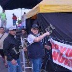 Supuestos maestros defendieron a Joviel Acevedo durante el desalojo del Sindicato de Trabajadores de la Educación de Guatemala (STEG). Foto La Hora: Fabricio Alonzo