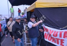 Joviel Acevedo reaparece durante desalojo del STEG, supuestos maestros lo defienden Supuestos maestros defendieron a Joviel Acevedo durante el desalojo del Sindicato de Trabajadores de la Educación de Guatemala (STEG). Foto La Hora: Fabricio Alonzo
