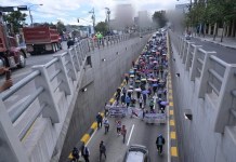 #LHActualiza: Provial registra nueva jornada de bloqueos por parte del STEG, reportan 19 puntos Afiliados del STEG mantienen una caminata como nuevo metodo de manifestación tras bloqueo sobre el Puente Belice.