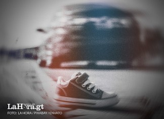 Un vehículo provocó un accidente de tránsito en el que resultó herido un hombre y su hijo falleció, en Vuelta al Lago. Diseño La Hora: Alejandro Ramírez