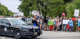 "Arresten a estos inmundos": Trump ordena capturar a migrantes que arrojen objetos contra ICE. Foto La Hora: Trump.