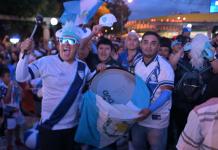 Aficionados reaccionan con orgullo tras el partido entre Guatemala vs. Estados Unidos Foto La Hora: Fabricio Alonzo