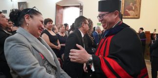Consuelo Porras, se hizo presente a la toma de posesión de Henry Arriaga como decano de Derecho de la Universidad de San Carlos. Foto La Hora: USAC