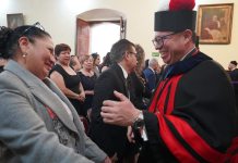 Arriaga, quien respaldó a Porras en la nómina, asume como decano con presencia de su círculo cercano Consuelo Porras, se hizo presente a la toma de posesión de Henry Arriaga como decano de Derecho de la Universidad de San Carlos. Foto La Hora: USAC