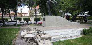 Daños Monumento Miguel Angel Asturias