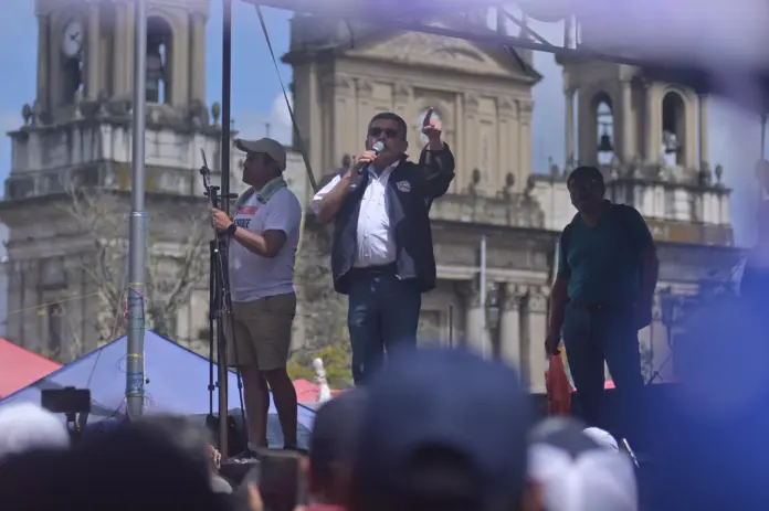 El Sindicato de Trabajadores de la Educación de Guatemala (STEG), liderado por Joviel Acevedo, fue sancionado con dos multas. Foto La Hora. Fabricio Alonzo El Sindicato de Trabajadores de la Educación de Guatemala (STEG), liderado por Joviel Acevedo, fue sancionado con dos multas. Foto La Hora. Fabricio Alonzo