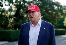 EE. UU. critica fuertemente la decisión de Irán de suspender su cooperación con la OIEA Archivo de Trump en los jardines de la Casa Blanca. Foto La Hora: EFE