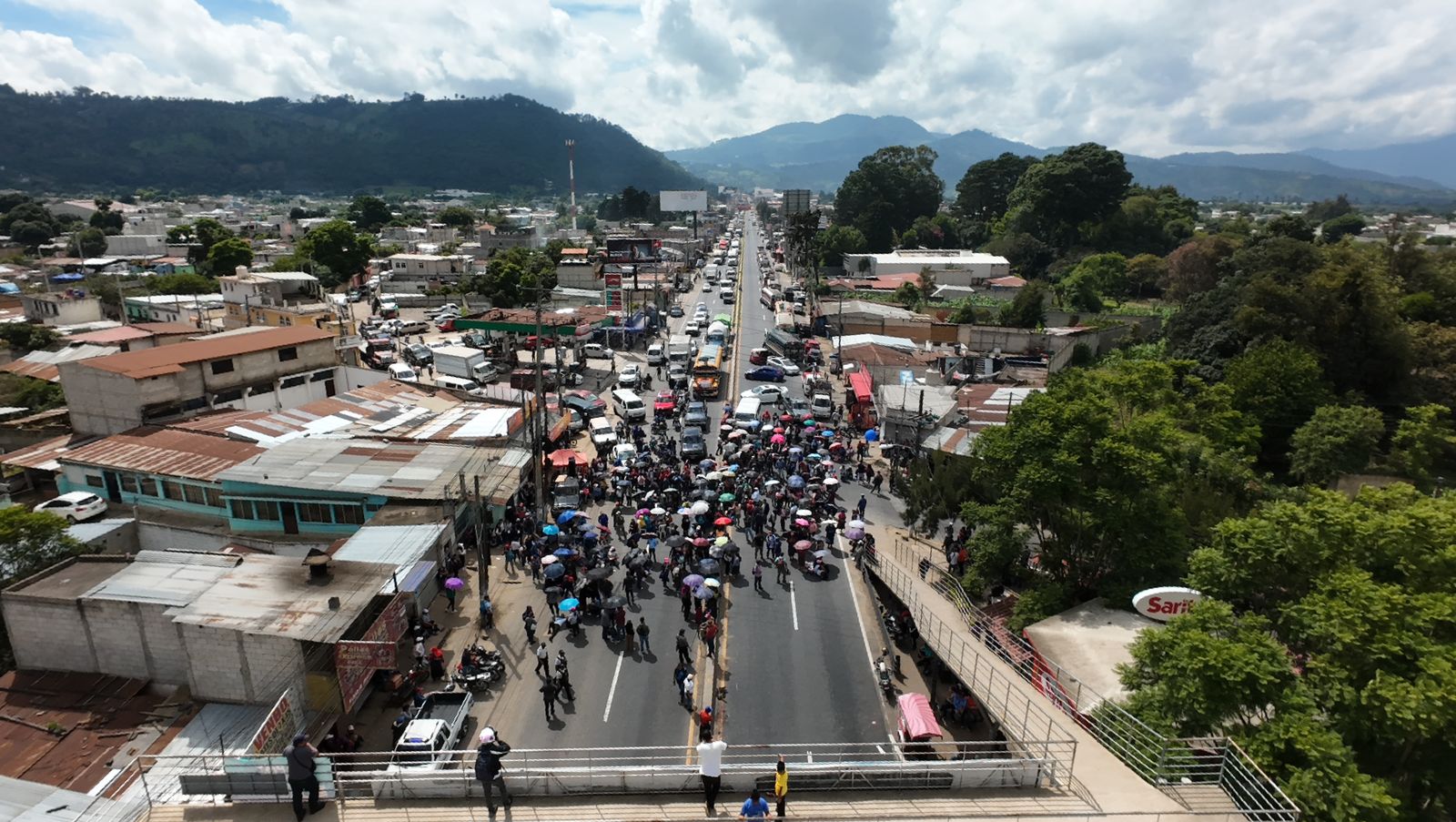 Segundo día de bloqueos del STEG muestra reducción de apoyo a Joviel Acevedo
