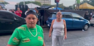 Sandra Méndez es parte del círculo de protección del líder del Sindicato de Trabajadores de la Educación de Guatemala (STEG), Joviel Acevedo. Foto La Hora: Fabricio Alonzo