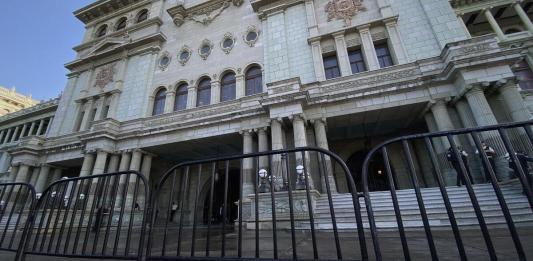 Panorama del Palacio Nacional tras el desalojo de afiliados del STEG que acampaban en modo de protesta