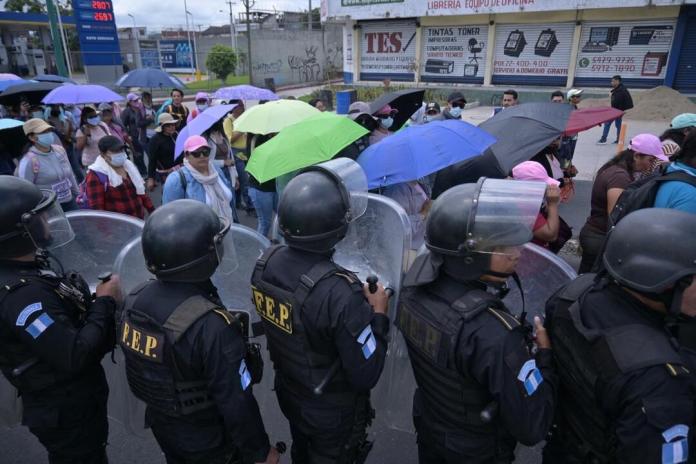 La Cámara de Industria de Guatemala (CIG) se refirió a los bloqueos del Sindicato de Trabajadores de la Educación de Guatemala (STEG). Foto: Fabricio Alonzo