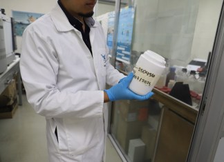 AMSA realiza muestreo para identificar posibles fuentes de contaminación por olores tóxico en Villa Nueva. Foto La Hora: AMSA.