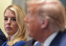 La purga dentro Departamento de Justicia contra quienes investigaron a Donald Trump, continúa. 20 agentes fueron despedidos. Foto AP.