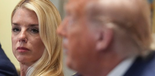 La purga dentro Departamento de Justicia contra quienes investigaron a Donald Trump, continúa. 20 agentes fueron despedidos. Foto AP.