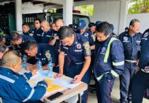 Entrega Bono de Riesgo a 970 bomberos de ASONBOMD. Foto La Hora: ASONBOMD