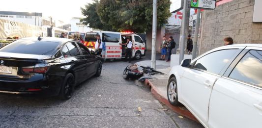 Accidente de tránsito en zona 9. Foto La Hora: Bomberos Voluntarios