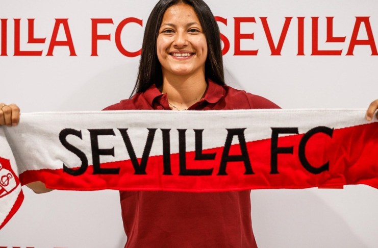 ¡Oficial! Andrea Álvarez es nueva delantera del Sevilla. Foto La Hora: Oficial Sevilla Femenil.