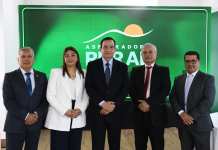 Representantes de Aseguradora Rural en presentación de "Mi Carro Seguro Cobertura Total". Foto: Cortesía de Aseguradora Banrural.