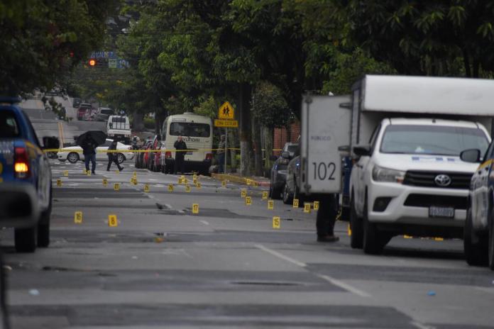 MinGob atribuye ataque armado en interior de funeraria a rivalidad entre pandillas. Foto La Hora: José Orozco/LH