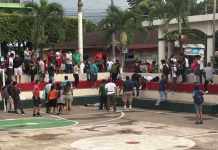 El ataque cobró la vida de 2 estudiantes y un joven más. Foto La Hora: Redes Sociales