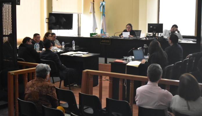 La audiencia de primera declaración de dos sospechosos por la muerte de Claudina Velásquez Paiz. Foto: La Hora / Daniel Ramírez. 
