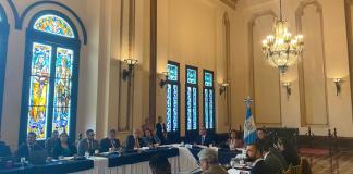 OIM ha cubierto costos de antecedentes penales y policiales para migrantes retornados Novena Reunión Ordinaria de la Autoridad Migratoria Nacional, presidida por la vicepresidenta Karin Herrera y el director del IGM,