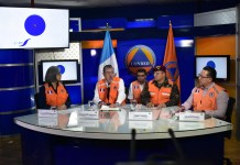 Autoridades de la conferencia de prensa en Conred tras los sismos del día martes.